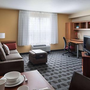 Mobility or Hearing Accessible One Bedroom Suite Queen Tub